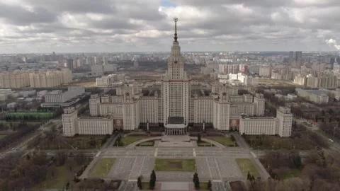 Drone flying forward and downward toward Moscow State University Vidéo 324546237