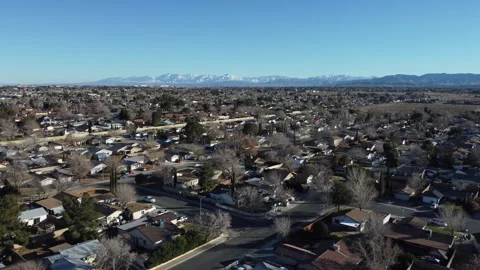 Drone Flying Forward Over Lancaster Residential Neighborhood Stockbeeldmateriaal 335736152