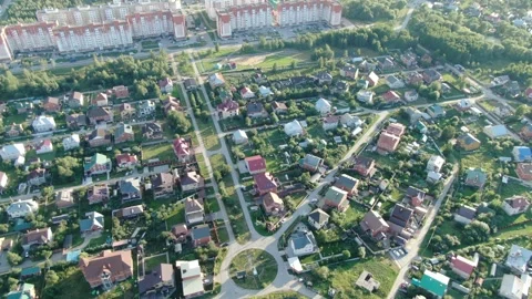 Drone flying forward tilting down over Ryazan Vidéo 329921312