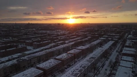 Drone Flying Forwards And Tilting Up Over Houses In Montreal At Sunset Winter 動画素材 272839268