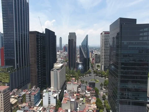 Drone flying front building of the Mexican Stock Exchange Reforma Mexico City Vidéo 74629610