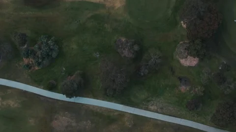 Drone flying over a beautiful golf course Vidéo 342580028