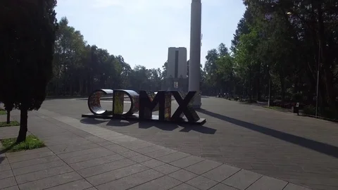 Drone flying over CDMX logo in Monument of Oregon Mexico City Vidéo 74631474