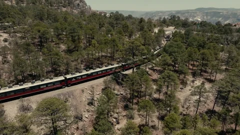 Drone flying over Chepe train in the Sierra Tarahumara in Chihuahua Mexico Vidéo 243955600