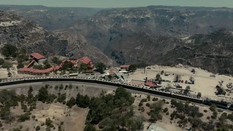 Drone flying over Chepe train in the Sierra Tarahumara in Chihuahua Mexico Vidéo 243955980