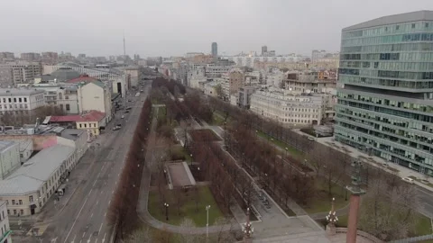 Drone flying over a Moscow boulevard Видео 333605135
