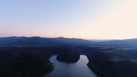 Drone Flying Over Mountain Lake Hills Morning Fog Blue Atmospheric Vídeo Stock 128295880