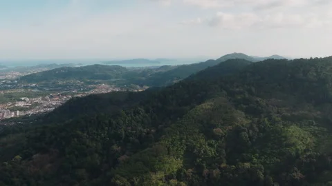 Drone Flying Over Mountain Ridge Toward Phuket City Vídeos de archivo 334246984