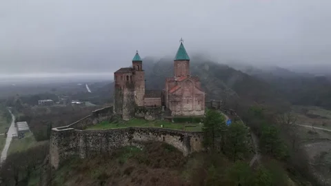 Drone flying over old Orthodox Gremi church in Kakheti region, Georgia 스톡 동영상 227374153
