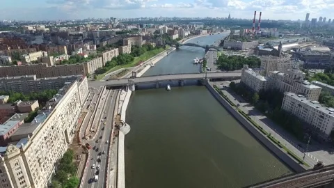 Drone flying over river bridge and embankments Vidéo 328994212