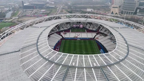 Drone Flyover of West Ham Stadium in the Olympic Park, Stratford London in Vídeo Stock 311174651