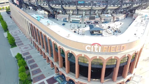 Drone flys over Citifield exterior to interior Видео 131559092