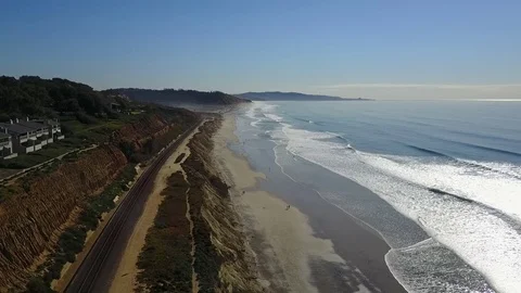 Drone flys over ocean and cliffs 스톡 동영상 71133711