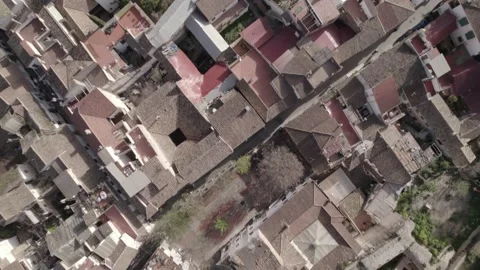 Drone flys over rooftops of spanish town in Granada, Spain Vídeo Stock 196032059