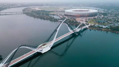 Drone footage of an advance towards Optus Stadium from Matagarup Bridge Vídeos de archivo 321784981