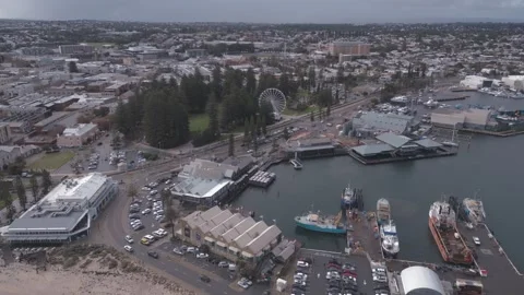 Drone footage of Bathers Beach in Frementle, Perth, Australia Vídeos de archivo 320102018