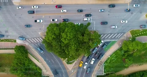 Drone footage captures heavy rush hour traffic where West Cesar Chavez, Vidéo 282790165