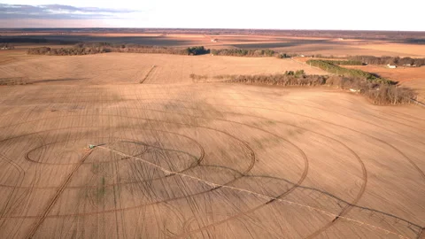 Drone footage of Illinois crop fields stretching endlessly 動画素材 328780208