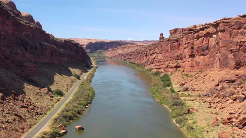 Drone footage over central Utah 스톡 동영상 285572297