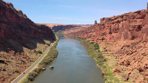 Drone footage over central Utah 스톡 동영상 285572301