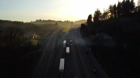 Drone Footage over i5 in Salem Oregon | Willamette Valley Vineyards Vidéo 170900580
