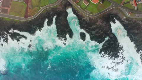 Drone footage of the remote archipelago washed with turquoise tides 스톡 동영상 153253757