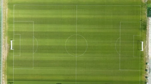 Drone footage top down, big green empty soccer field Vidéo 149659676
