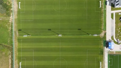 Drone footage top down, big green empty soccer field Vidéo 149660208