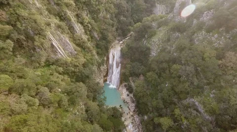 Drone footage of waterfall 스톡 동영상 105748477