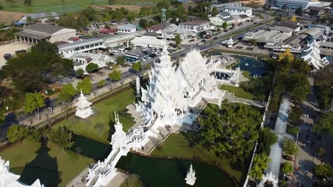 Drone Forward Flight Over White Temple Chiang Rai Stockbeeldmateriaal 332573355