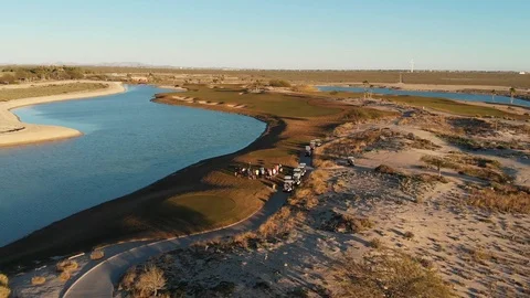 Drone of Golf Course in the Desert Vidéo 115056086