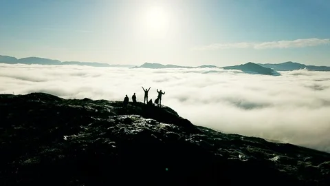 Drone of group on a mountain Vídeos de archivo 99539503