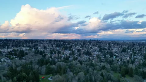 Drone Hyperlapse: Heading North at Dusk, Seattle, Washington, US Video stock 237555989