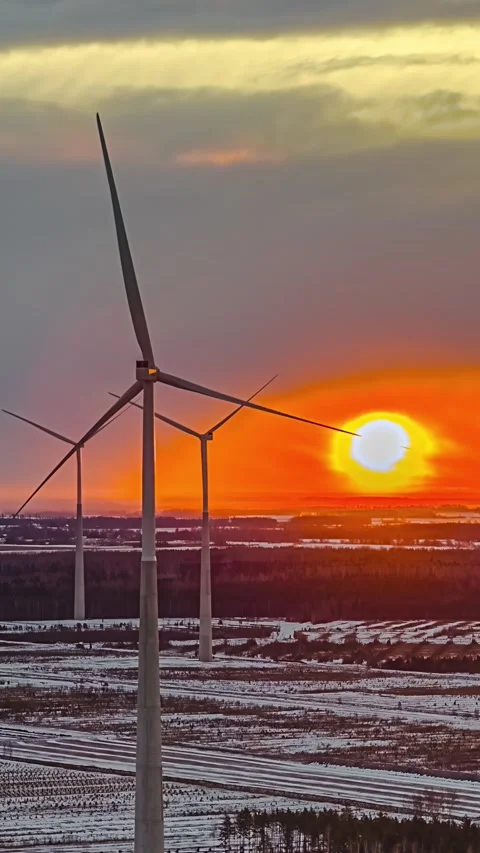 Drone hyperlapse of wind turbines generating clean electricity, symbolizing 스톡 동영상 331070935