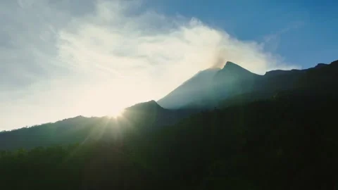 Drone Landscape of Peaceful Mountain Valley Covered in Morning Mist 스톡 동영상 341353553