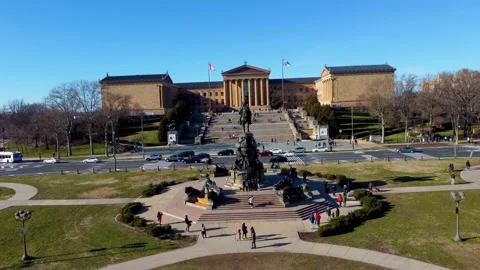 Drone Low Push In to Washington Monument Fountain Philadelphia Museum of Art Video stock 146352744