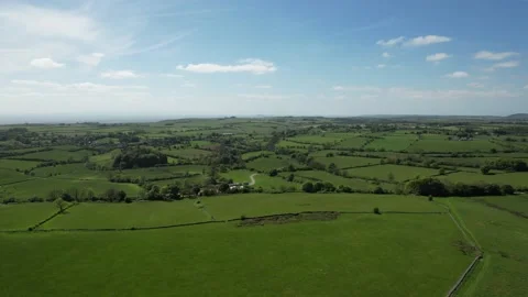 Drone on The Mendips Descending Over Fields Near Priddy, Somerset. Vídeo Stock 194864385