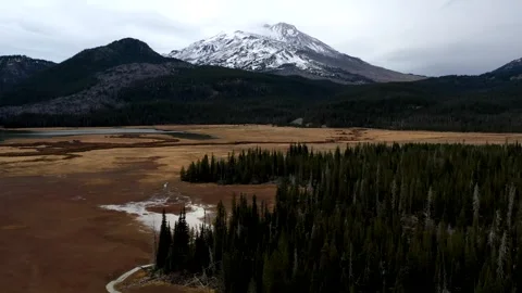Drone Mountain Lake  Vídeos de archivo 249851147