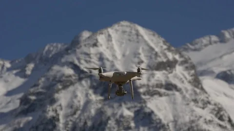Drone in the mountains Vídeo Stock 74430113