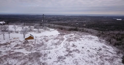 Drone moving toward electric tower in winter 스톡 동영상 124509536