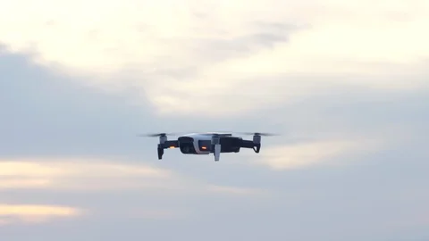 Drone New Generation with High resolution Camera Flying on the Sea 2 Vidéo 91227097