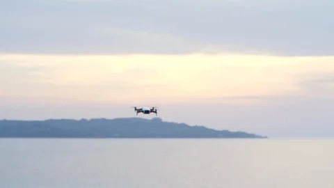 Drone New Generation with High resolution Camera Flying on the Sea 4 Vidéo 91227225