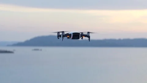 Drone New Generation with High resolution Camera Flying on the Sea 6 Vidéo 91227400