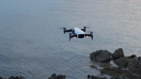 Drone New Generation with High resolution Camera Flying on the Sea 7 Vidéo 91227438