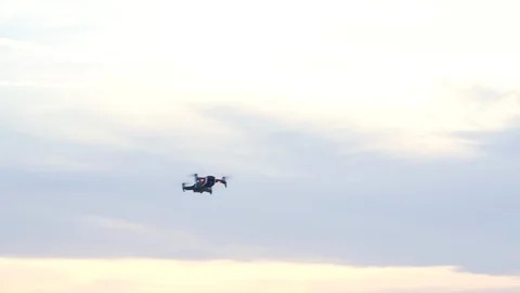 Drone New Generation with High resolution Camera Flying on the Sea 13 Vidéo 91227742