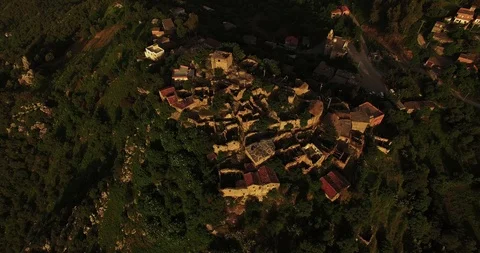 Drone OldVillage 002 Video stock 100010572