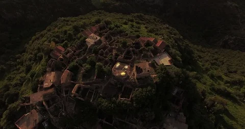 Drone OldVillage 003 Video stock 100010175