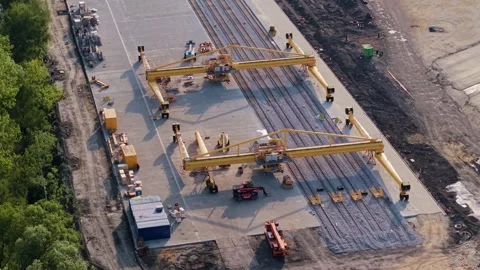Drone orbit view of intermodal transshipment terminal under construction Vidéo 342437412