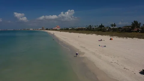 Drone over Beach Vídeos de archivo 126605865