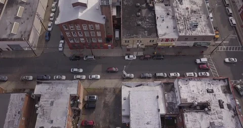 Drone over city and freeway tilt towards horizon in Wayne NJ 動画素材 99209616